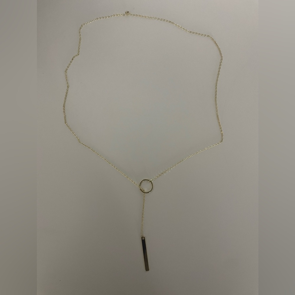 Elegant Gold Necklace with Circle Pendant